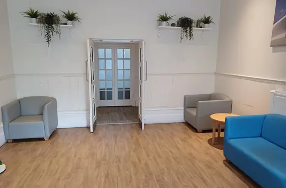 Unicorn House - Photo of the lounge area