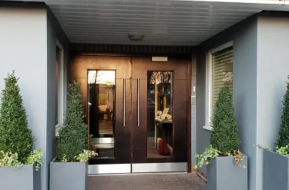 Thornbury Care Centre - An outside view of the home