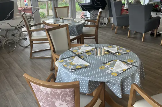 Owlett Hall - Photo of the dining area