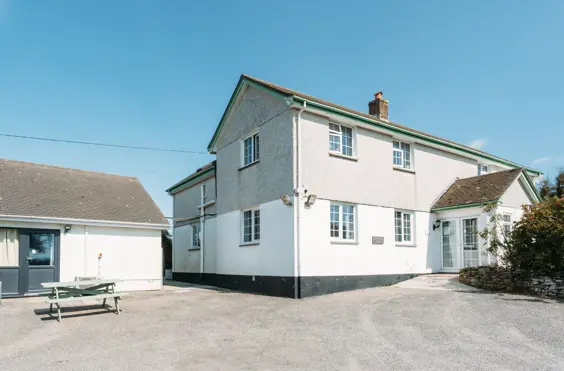 September Lodge - An outside view of the home