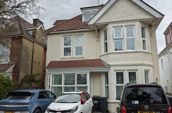 Acorn Lodge - Bournemouth - An outside view of the home