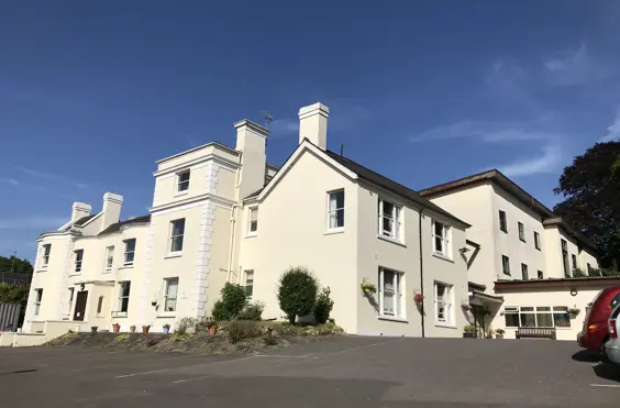 Aniska Lodge - An outside view of the home