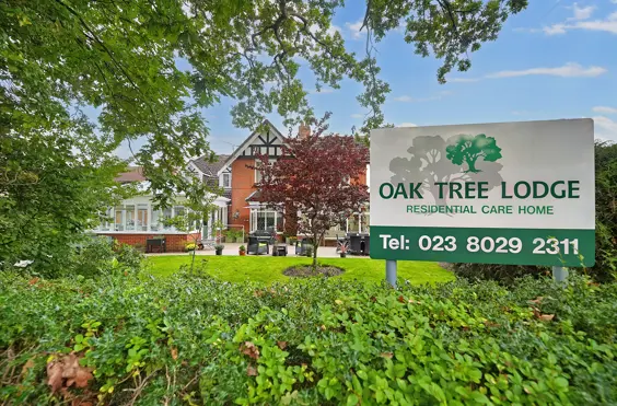 Oak Tree Lodge - An outside view of the home