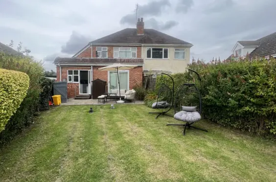 Castle Lane - Photo of the garden where applicable