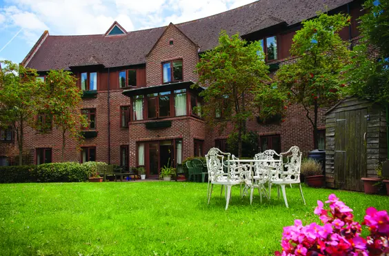Riverview Lodge - An outside view of the home
