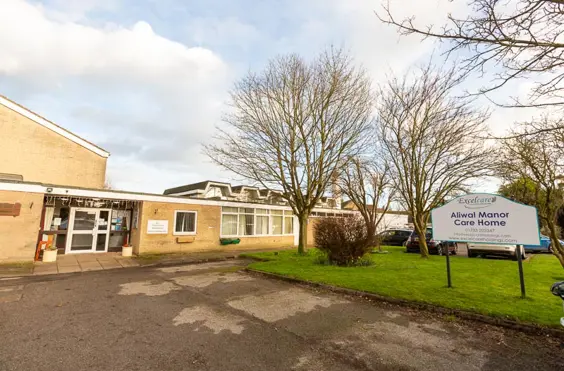 Aliwal Manor Care Home - An outside view of the home