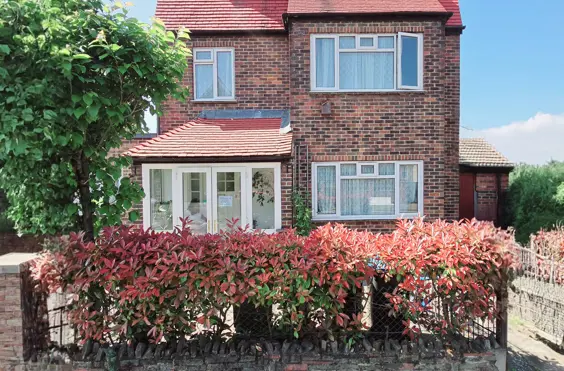 Ambleside Lodge - London - An outside view of the home
