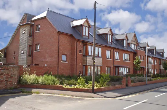 The Hawthorns (Evesham) - An outside view of the home